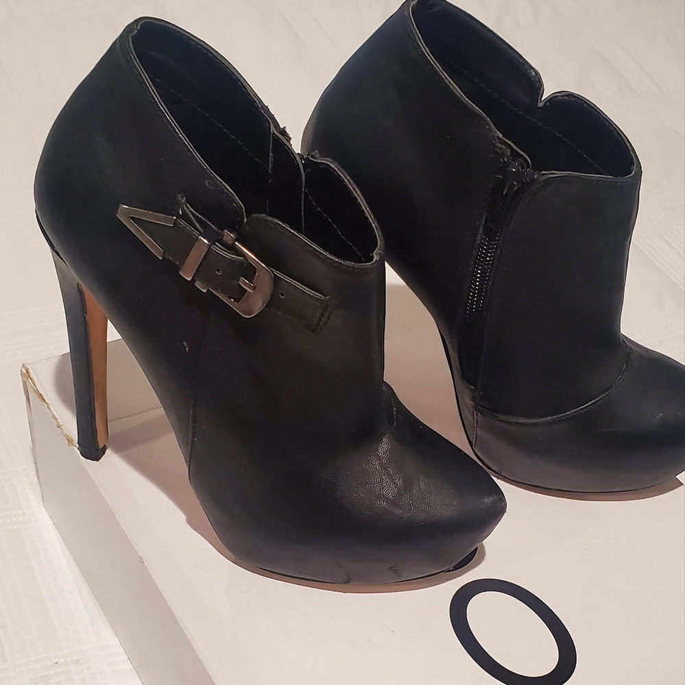 High heels booties